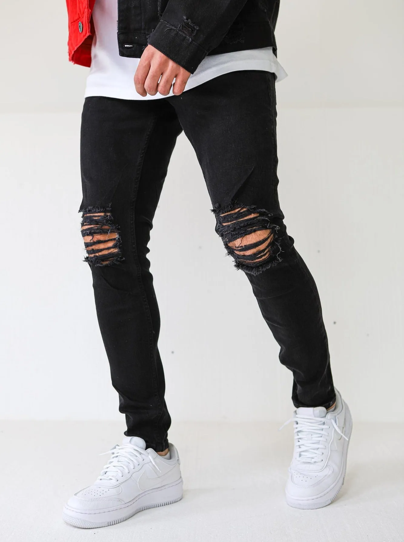 Knee Distressed Premium Black Jeans