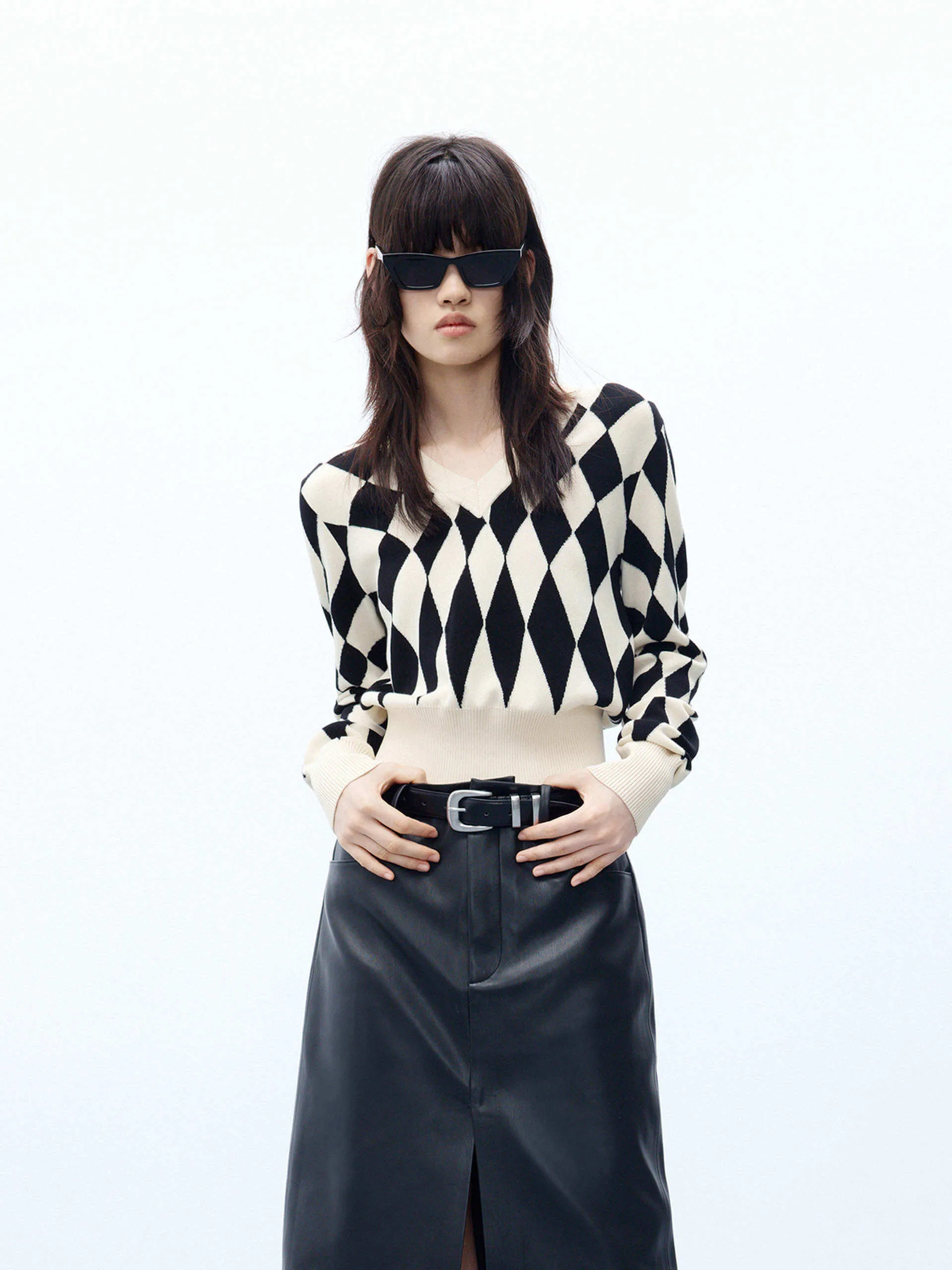 V-neck Argyle Check Knitted Top