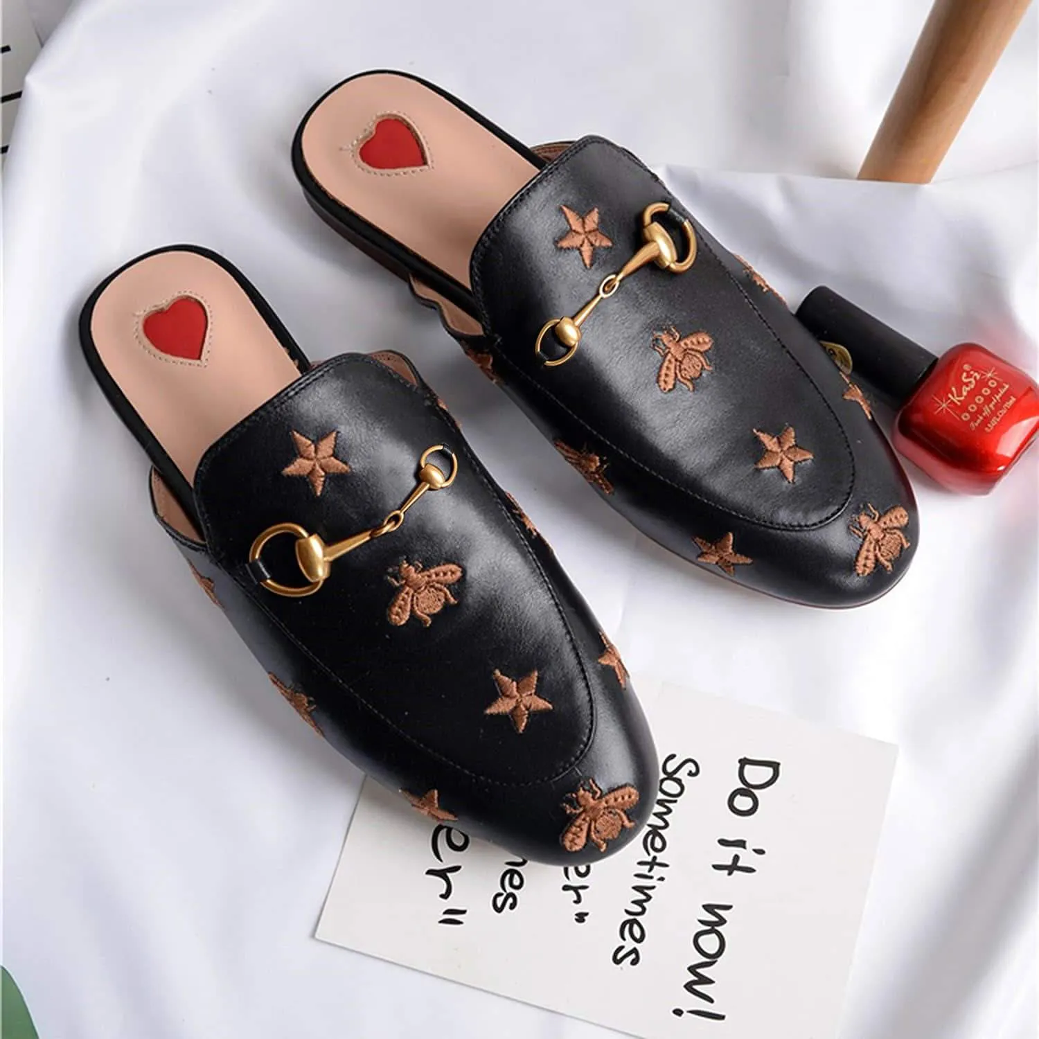 Women Heart Metal Buckle Embroidery Pattern Mules