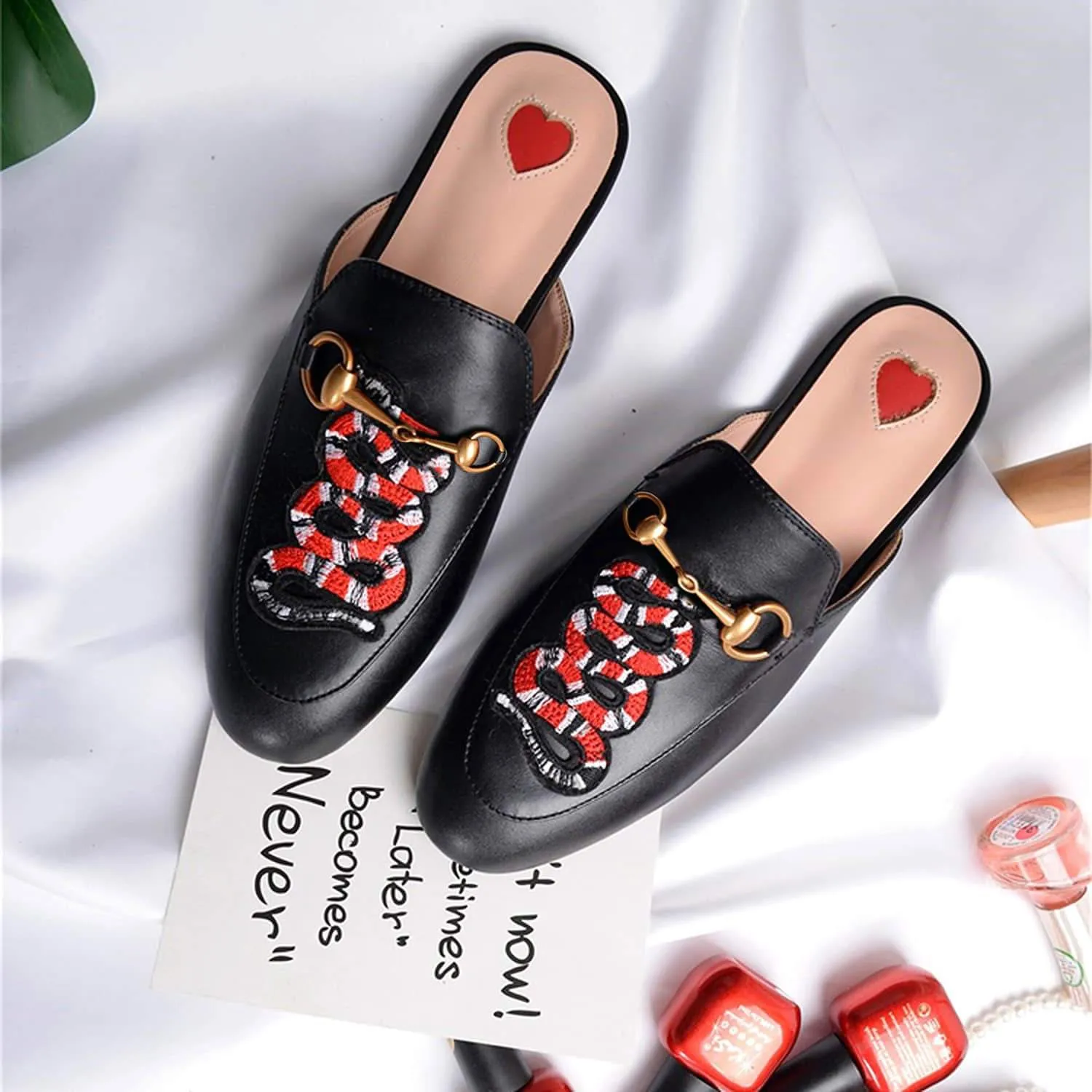 Women Heart Metal Buckle Embroidery Pattern Mules