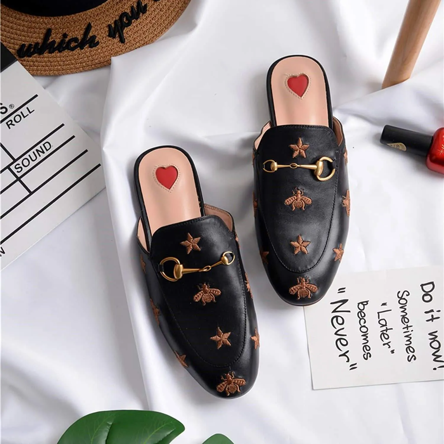 Women Heart Metal Buckle Embroidery Pattern Mules